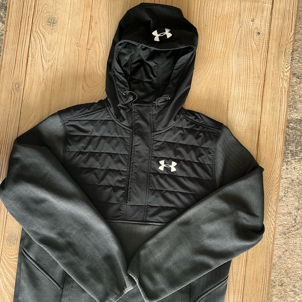 Large Men’s Under Armour half snap black and gray pull over hoodie